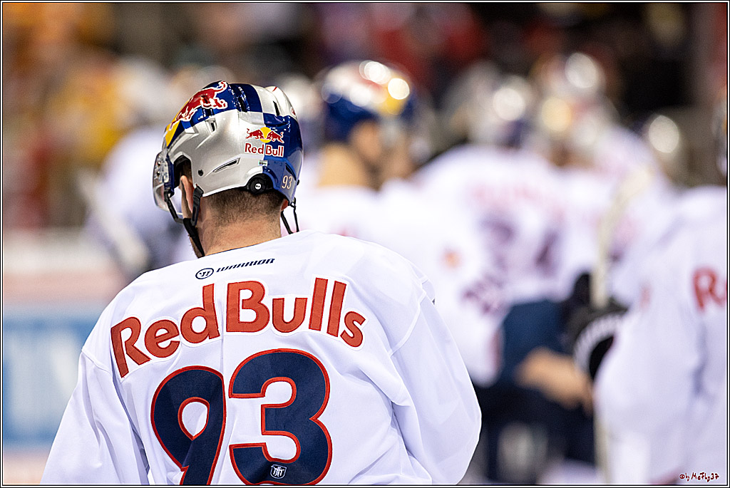 PENNY DEL Viertelfinale 4. Spiel; Duesseldorfer EG - Red Bull Muenchen; Duesseldorf, 16.04.2022